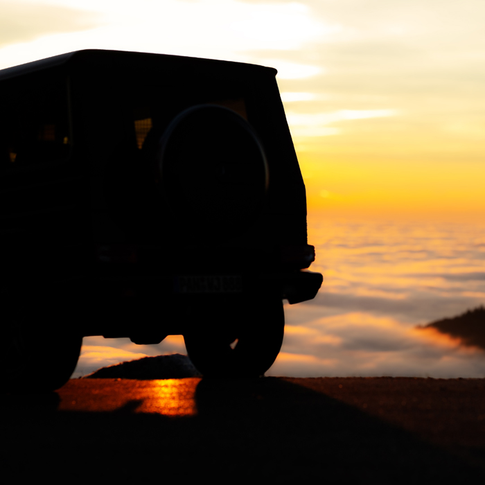 Zwischen Tannen und Granit: Das exklusive G-Klasse Training im Bayerischen Wald. Bezwinge anspruchsvolle Sektionen auf dem Roadtrip nach Sotschi.