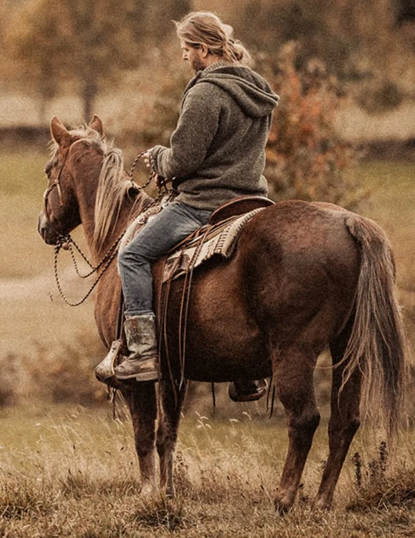 Freiheit pur: Erkunde auf dem Pferderücken das riesige Reitwegenetz im Nationalpark Bayerischer Wald.